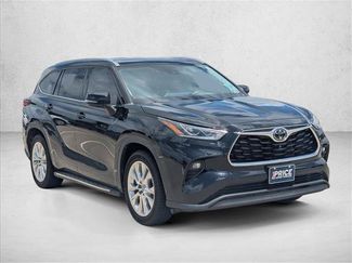 Used 2022 Toyota Highlander Limited FWD video 3