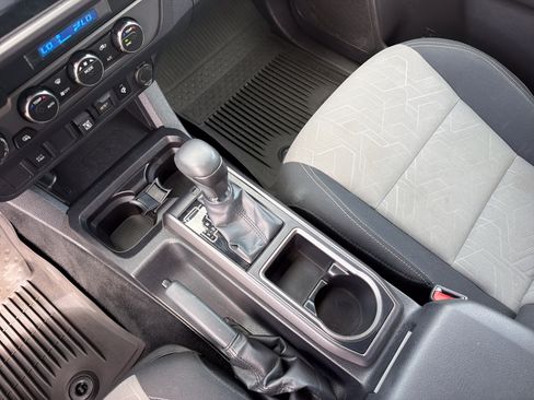 Used 2023 Toyota Tacoma TRD Off-Road AWD/4WD image 17