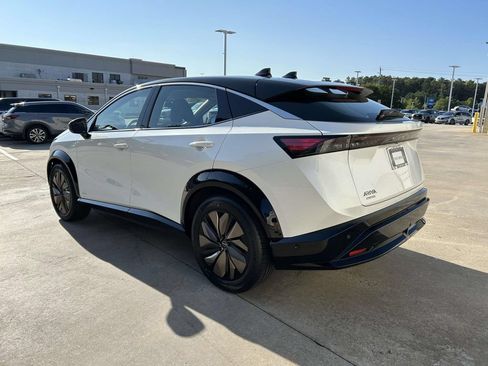 Used 2023 Nissan Ariya FWD image 5