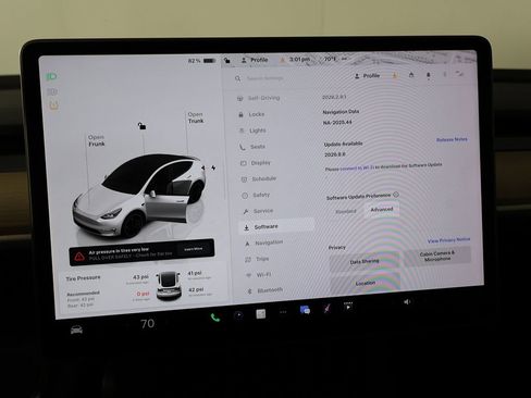 Used 2024 Tesla Model Y Performance AWD/4WD image 43