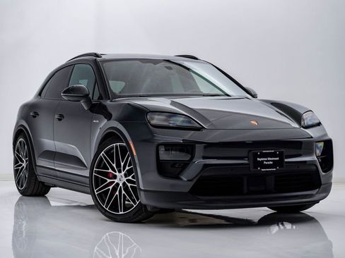 Certified 2025 Porsche Macan 4S Electric image 8