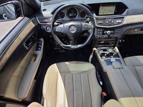 Used 2011 Mercedes-Benz E 550 Sedan image 18