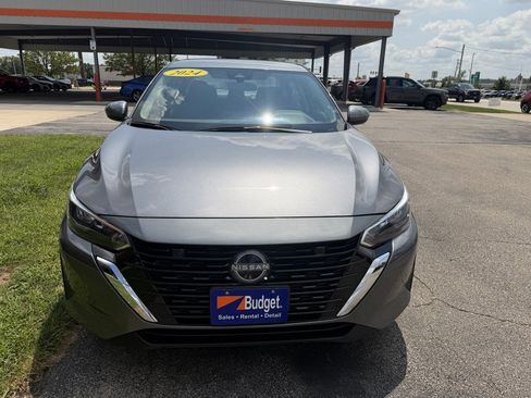 Used 2024 Nissan Sentra SV FWD image 8