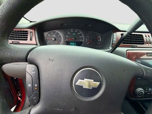 Used 2008 Chevrolet Impala LT image 11
