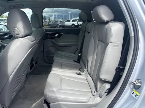 Used 2022 Audi Q7 3.0T Premium Plus w/ Premium Plus Package AWD/4WD image 14