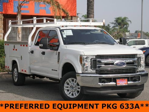 Used 2018 Ford F350 XLT image 2