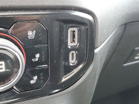 Used 2022 Chevrolet Silverado 1500 High Country w/ Technology Package image 22