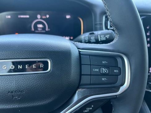 Used 2024 Jeep Wagoneer 4WD w/ Premium Group I image 11