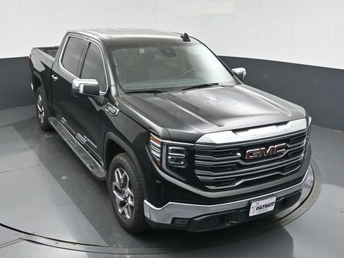 Used 2022 GMC Sierra 1500 SLT w/ SLT Convenience Package AWD/4WD image 32