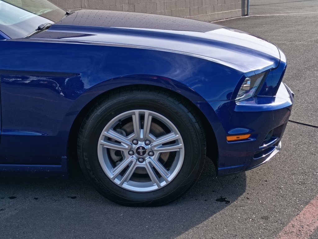 Used 2013 Ford Mustang Convertible RWD image 2