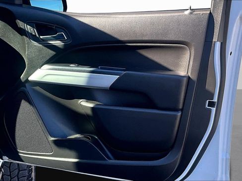 Used 2018 Chevrolet Colorado ZR2 image 17