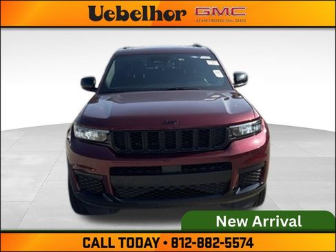 Used 2023 Jeep Grand Cherokee L Laredo AWD/4WD image 2