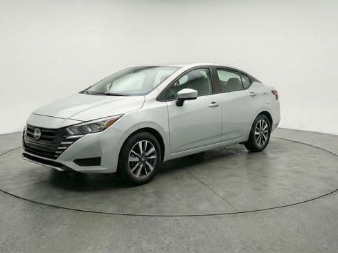 Used 2025 Nissan Versa SV FWD image 3