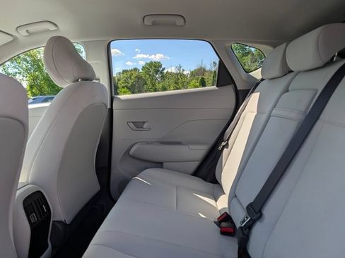 Used 2024 Hyundai Kona SEL FWD image 17