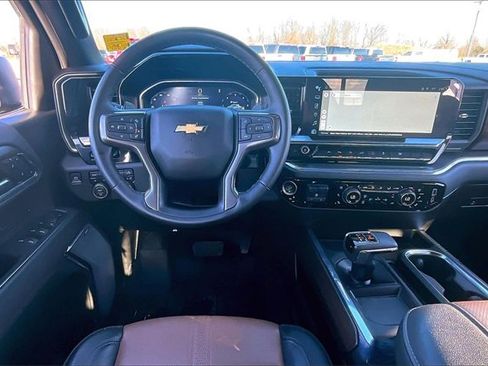 Used 2024 Chevrolet Silverado 1500 High Country w/ Technology Package image 9