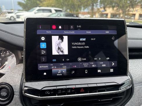 Used 2023 Jeep Compass Latitude image 37