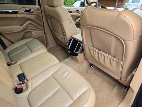 Used 2013 Porsche Cayenne image 35
