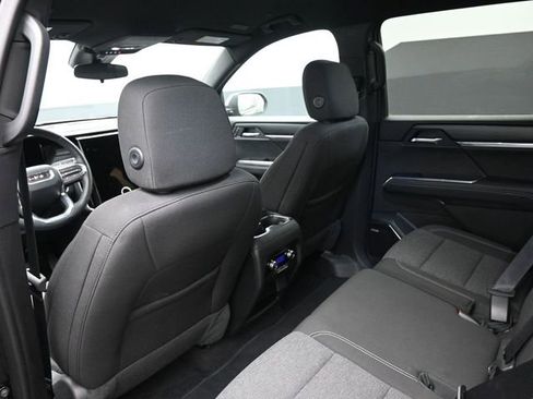 Used 2025 GMC Acadia Elevation FWD image 17