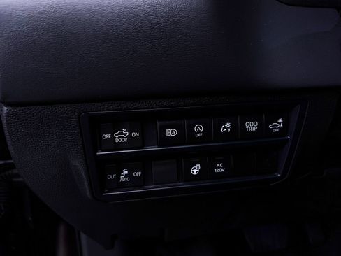 Used 2024 Toyota Tundra Platinum AWD/4WD image 6