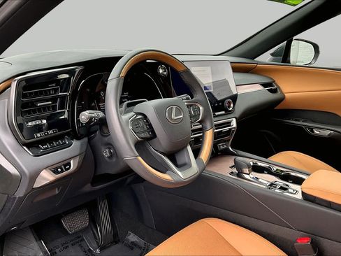 Used 2025 Lexus RX 350h AWD/4WD image 18