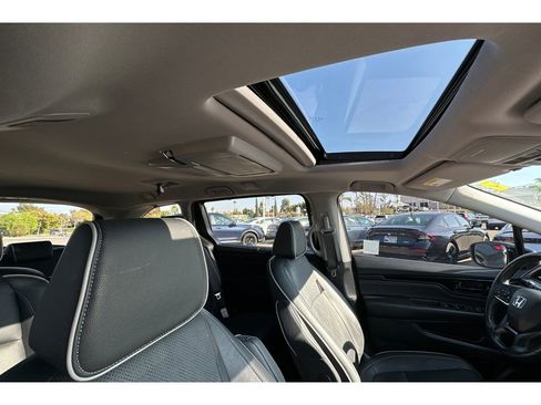 Certified 2024 Honda Odyssey Elite image 21