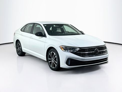 Used 2023 Volkswagen Jetta Sport FWD image 3