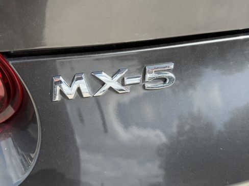 Used 2022 MAZDA MX-5 Miata Grand Touring RWD image 18