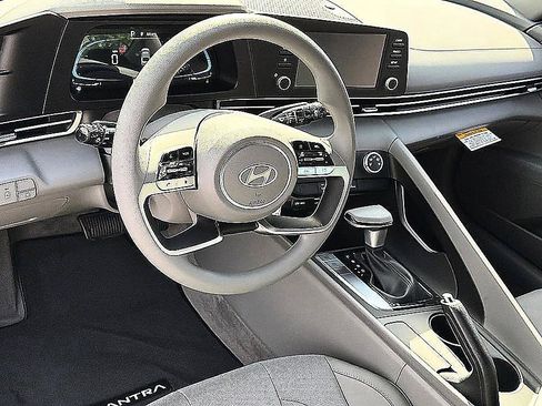 New 2026 Hyundai Elantra SE FWD image 6