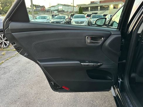 Used 2016 Toyota Avalon Limited FWD image 23