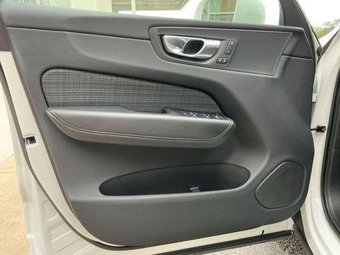 Certified 2023 Volvo XC60 B5 Core w/ Climate Package FWD image 23