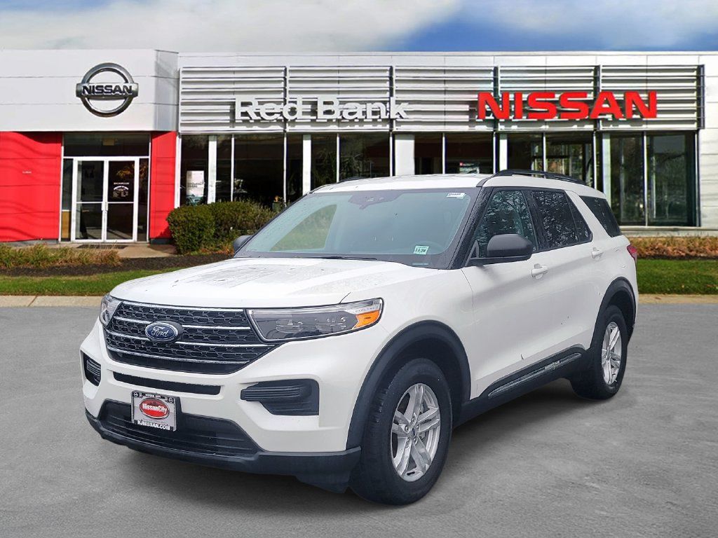 Used 2023 Ford Explorer XLT w/ Class IV Trailer Tow Package AWD/4WD image 4