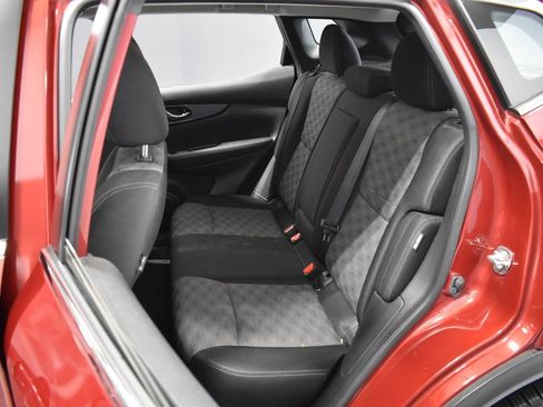 Used 2020 Nissan Rogue Sport SV w/ All-Weather Package AWD/4WD image 30