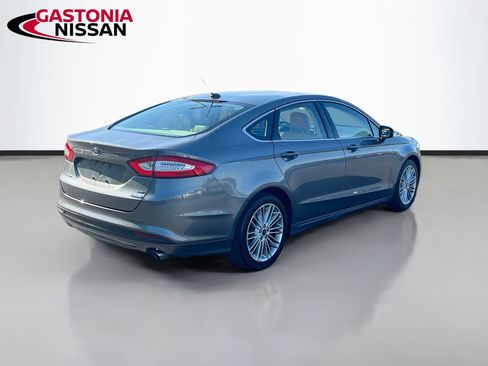 Used 2014 Ford Fusion SE w/ Equipment Group 202A FWD image 9