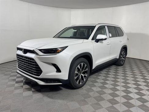 New 2026 Toyota Grand Highlander AWD Hybrid image 3