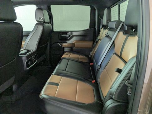 Used 2019 Chevrolet Silverado 1500 High Country image 16