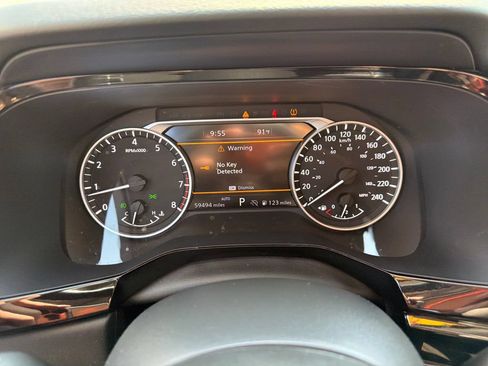 Used 2022 Nissan Pathfinder SL AWD/4WD image 24