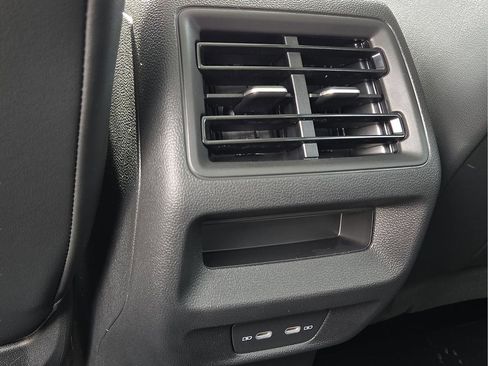 New 2026 Volkswagen Tiguan SE image 12