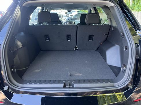Used 2023 Chevrolet Equinox LS w/ Driver Confidence II Package AWD/4WD image 11