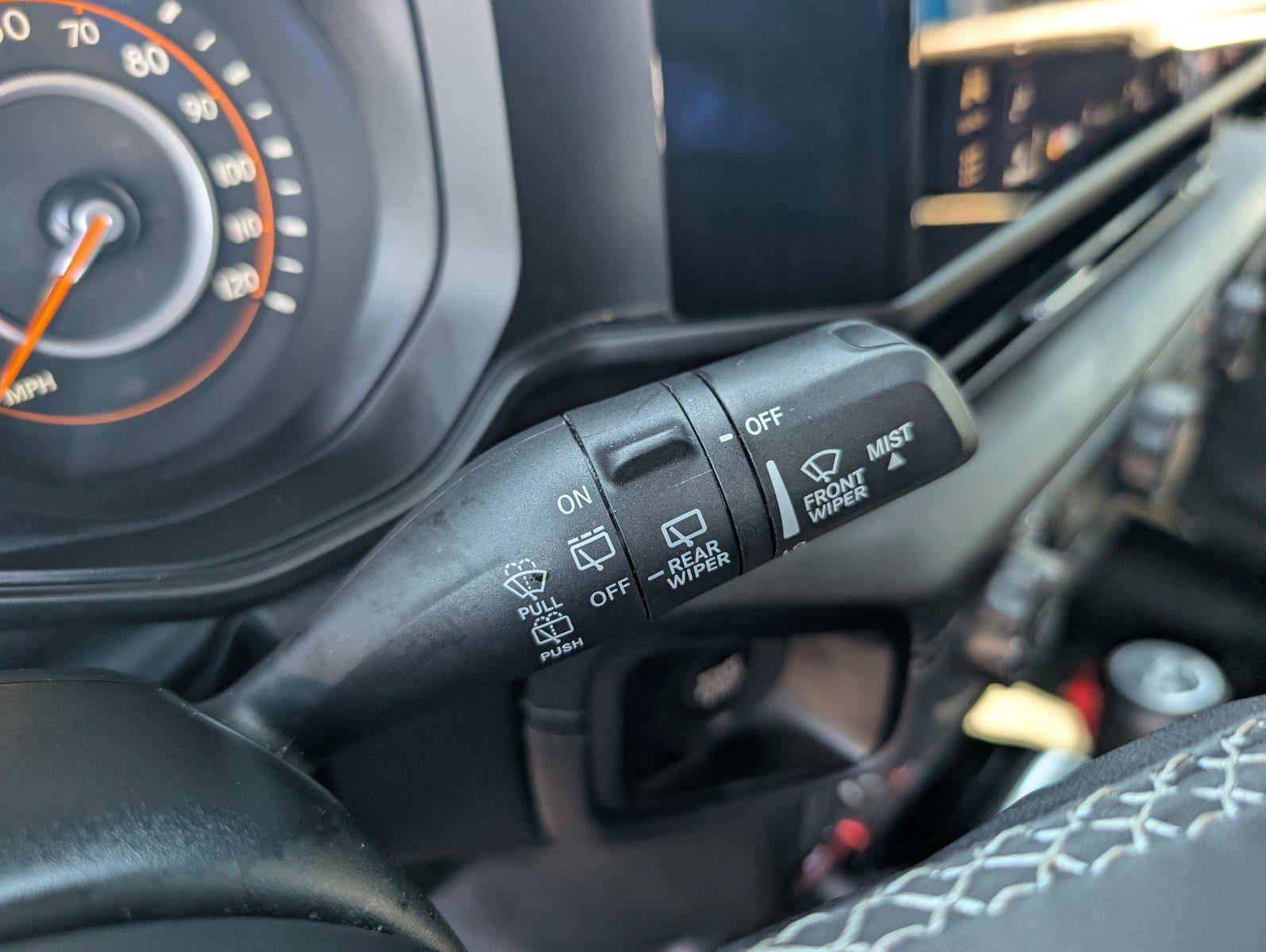 Used 2025 Jeep Wrangler Unlimited Rubicon AWD/4WD image 30