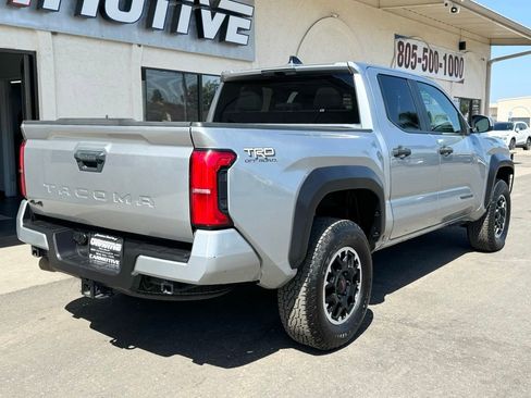 Used 2024 Toyota Tacoma TRD Off-Road image 4