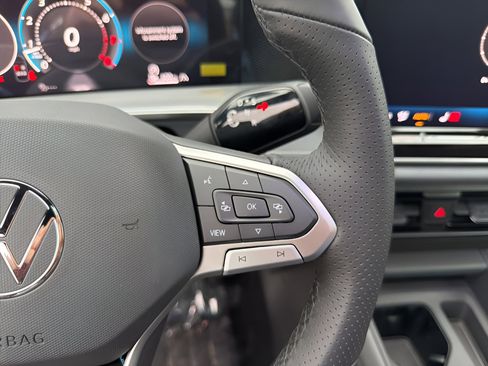 New 2026 Volkswagen Tiguan SE R-Line AWD/4WD image 14