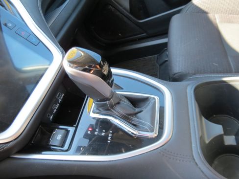 Used 2023 Subaru Outback Premium AWD/4WD image 15