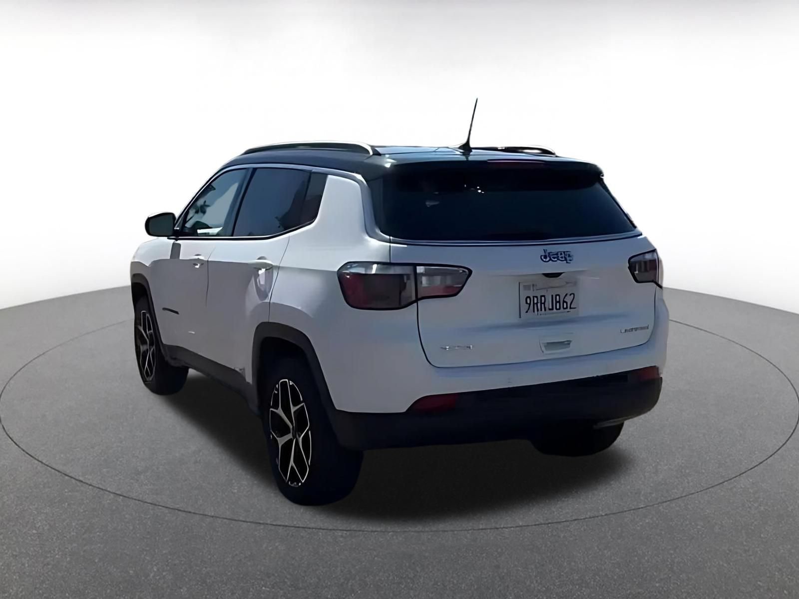 Used 2025 Jeep Compass Limited AWD/4WD image 10