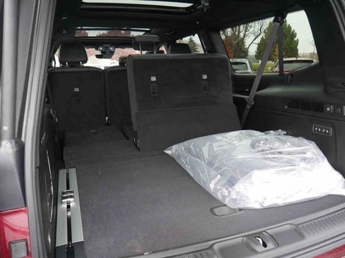 New 2025 Jeep Wagoneer L Series II w/ Convenience Group I AWD/4WD image 8