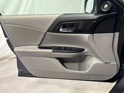 Used 2015 Honda Accord EX-L image 18