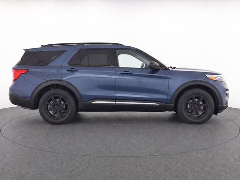 Used 2021 Ford Explorer XLT w/ Equipment Group 202A RWD image 8