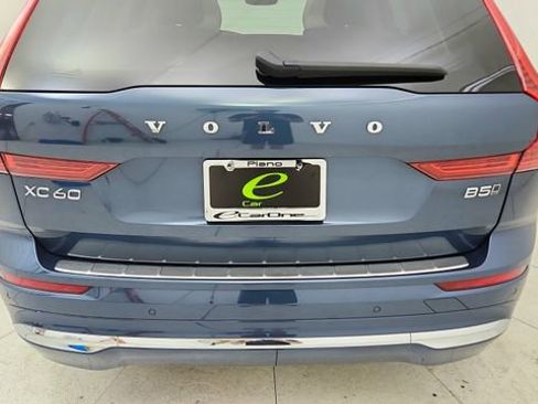 Used 2023 Volvo XC60 B5 Plus w/ Climate Package image 11