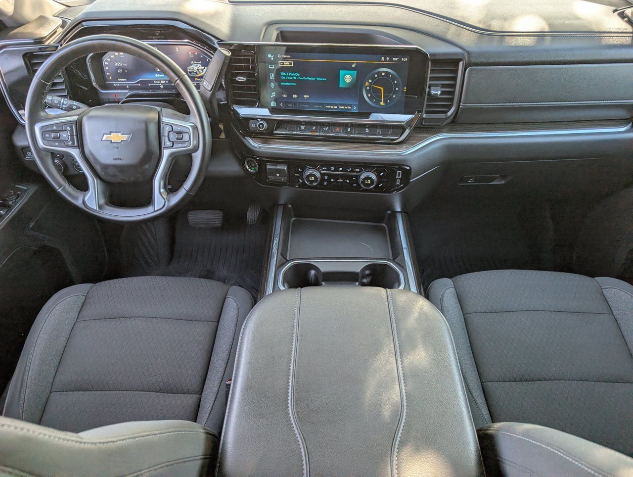 Used 2024 Chevrolet Silverado 2500 LT AWD/4WD image 9