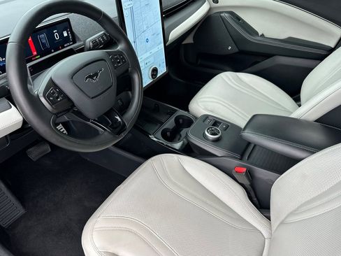 Used 2021 Ford Mustang Mach-E Premium image 10