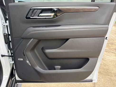 New 2025 Chevrolet Suburban LT w/ Comfort Package image 14